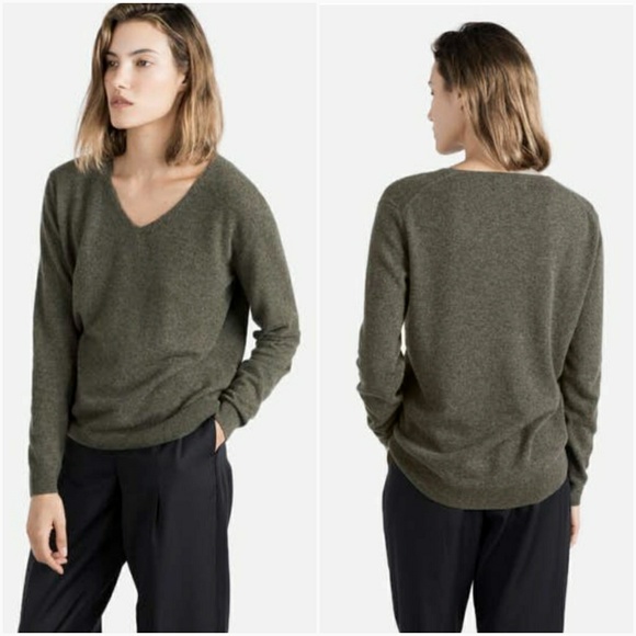 Everlane Sweaters - Everlane The Slouchy Cashmere V-Neck Long Sleeve S